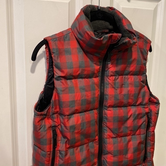 Gap Winter Warmth Plaid Puffer Vest EUC - Picture 3 of 9
